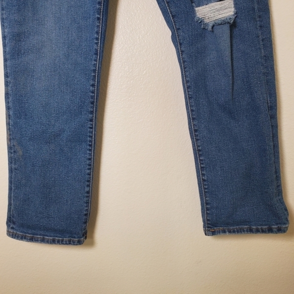 Levi's Women's Button Fly Wedgie Straight Leg Jeans With Distressing‎ - Picture 6 of 10